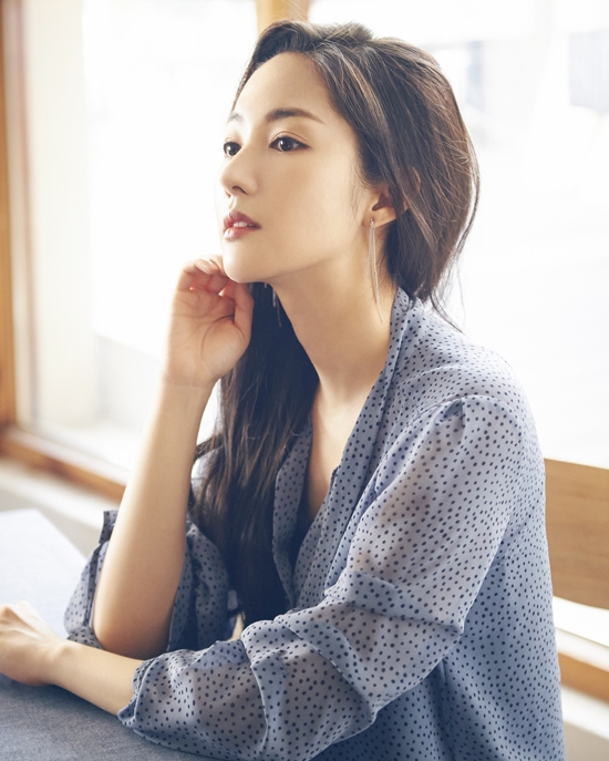 Park Min Young tự nhận là trạch nữ, thích chăm sóc nhà cửa