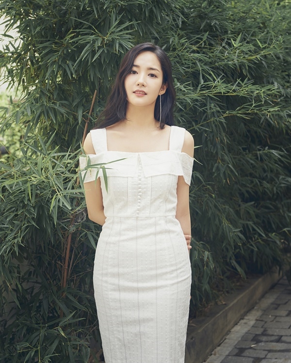 Park Min Young tự nhận là trạch nữ, thích chăm sóc nhà cửa