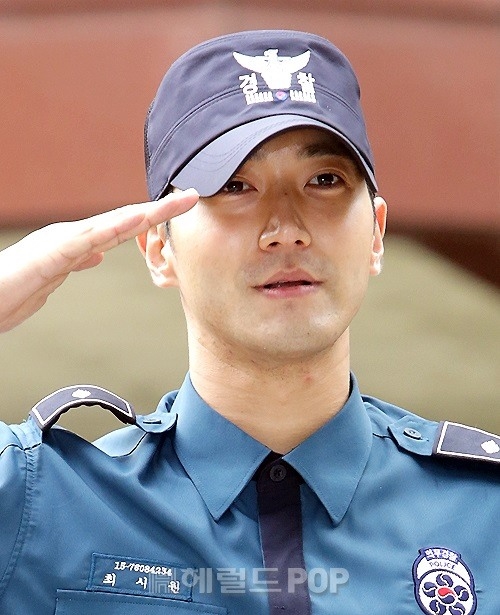 Ngày này đã đến, chào mừng Choi Si Won và Shim Chang Min xuất ngũ