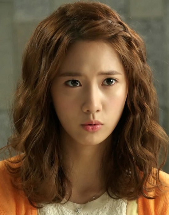 Yoona cắt tóc ngắn khiến dân mạng rần rần như 'vỡ hội'