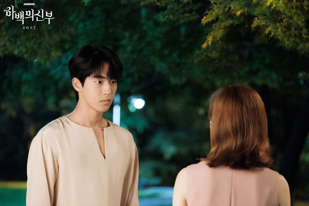 Nam Joo Hyuk - Shin Se Kyung 'tình bể bình' trong 'Cô Dâu Thủy Thần'