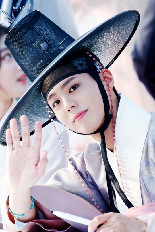 Điểm danh những diễn viên mặc Hanbok đẹp nhất xứ Hàn