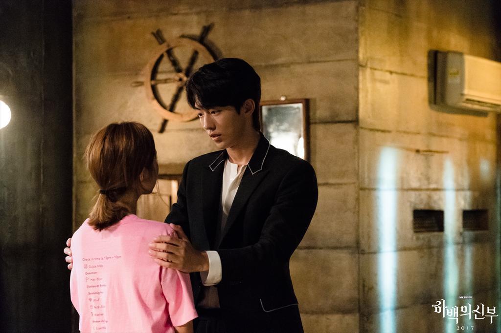 Nam Joo Hyuk - Shin Se Kyung 'tình bể bình' trong 'Cô Dâu Thủy Thần'
