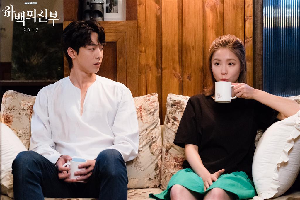 Nam Joo Hyuk - Shin Se Kyung 'tình bể bình' trong 'Cô Dâu Thủy Thần'