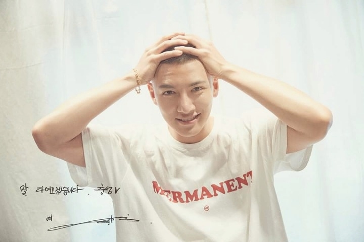 Ji Chang Wook khiến fan cười ngất với hình ảnh trong quân ngũ
