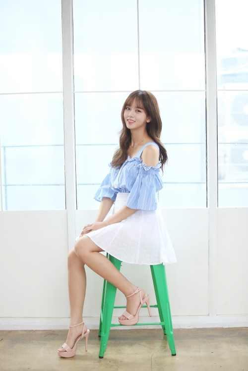 Kim So Hyun khoe ảnh chụp tạp chí mới xinh như búp bê