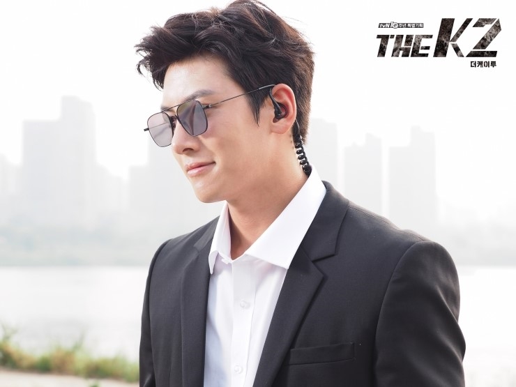 Ji Chang Wook khiến fan cười ngất với hình ảnh trong quân ngũ