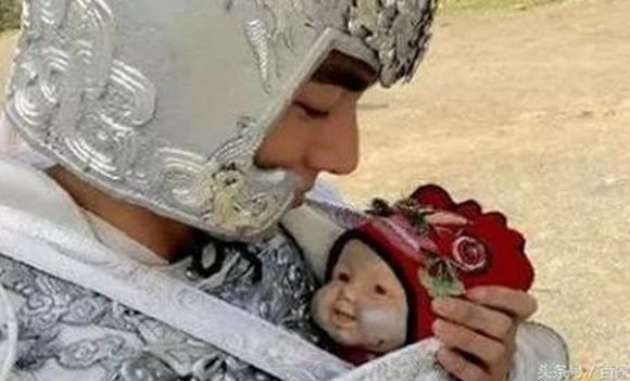 Phì cười với những lỗi sai ngớ ngẩn trong phim Hoa Ngữ