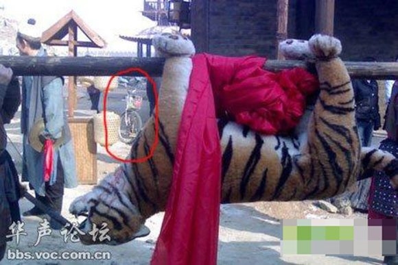 Phì cười với những lỗi sai ngớ ngẩn trong phim Hoa Ngữ
