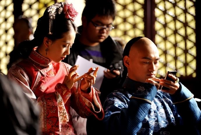 Soi độ 'lầy' của dàn sao Hoa ngữ trong hậu trường phim cổ trang