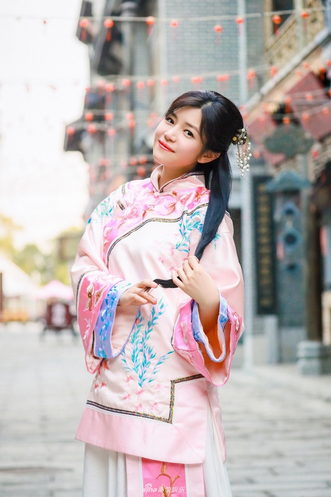 'Cô cô đùi gà' Trần Nghiên Hy lột xác thành 'mỹ nhân cổ trang'