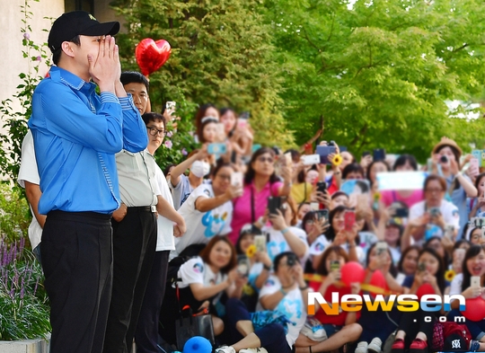 Park Yoo Chun rơi nước mắt cảm động trong ngày xuất ngũ