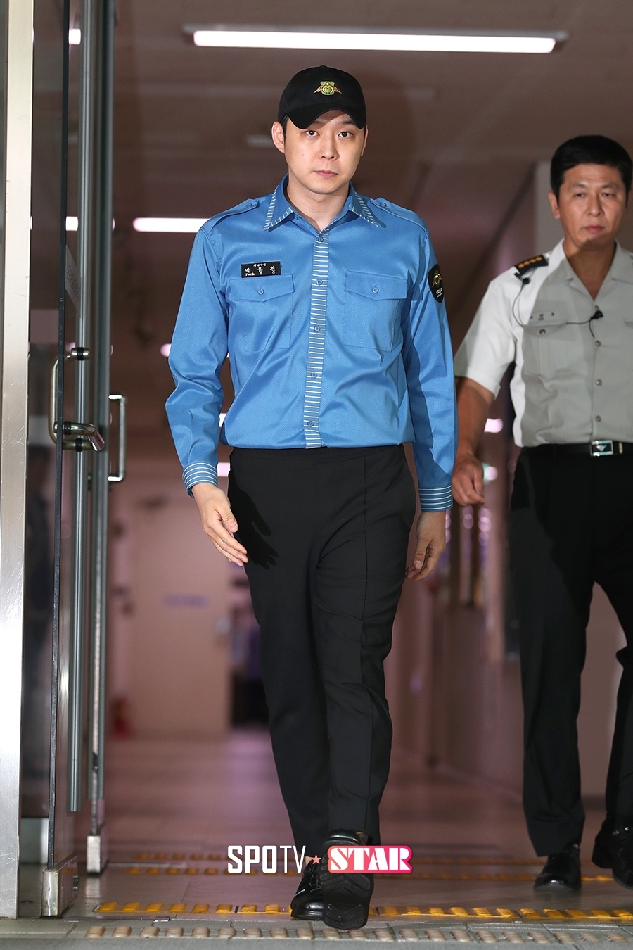 Park Yoo Chun rơi nước mắt cảm động trong ngày xuất ngũ