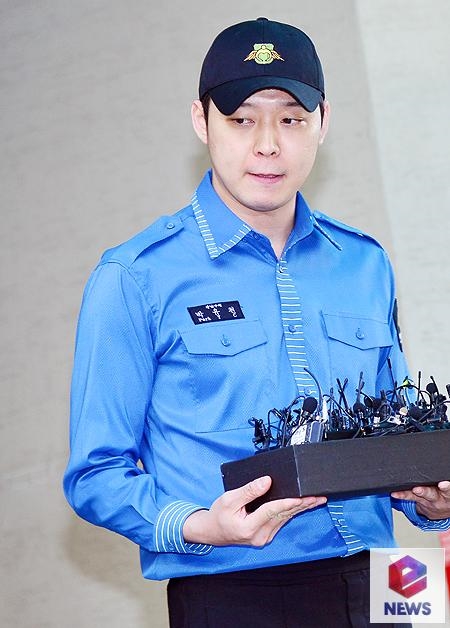 Park Yoo Chun rơi nước mắt cảm động trong ngày xuất ngũ