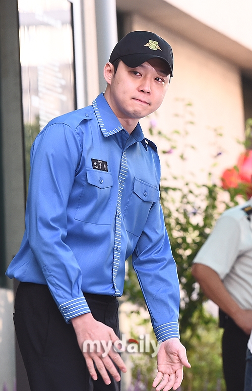Park Yoo Chun rơi nước mắt cảm động trong ngày xuất ngũ