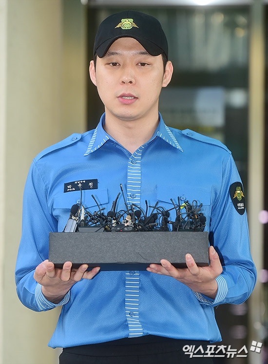 Park Yoo Chun rơi nước mắt cảm động trong ngày xuất ngũ