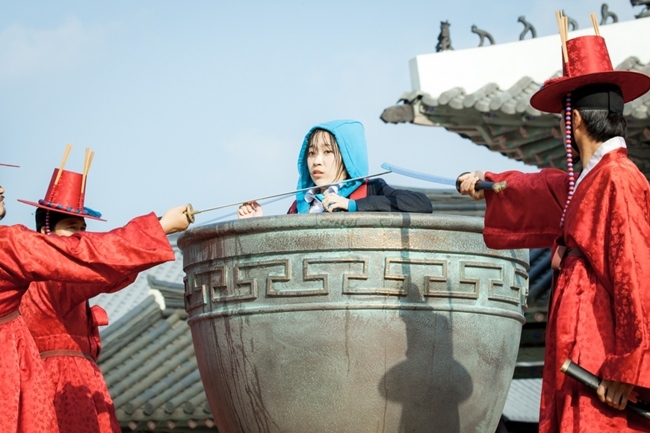 Những tình huống “trời ơi đất hỡi” khi xuyên không của phim Hàn - 8