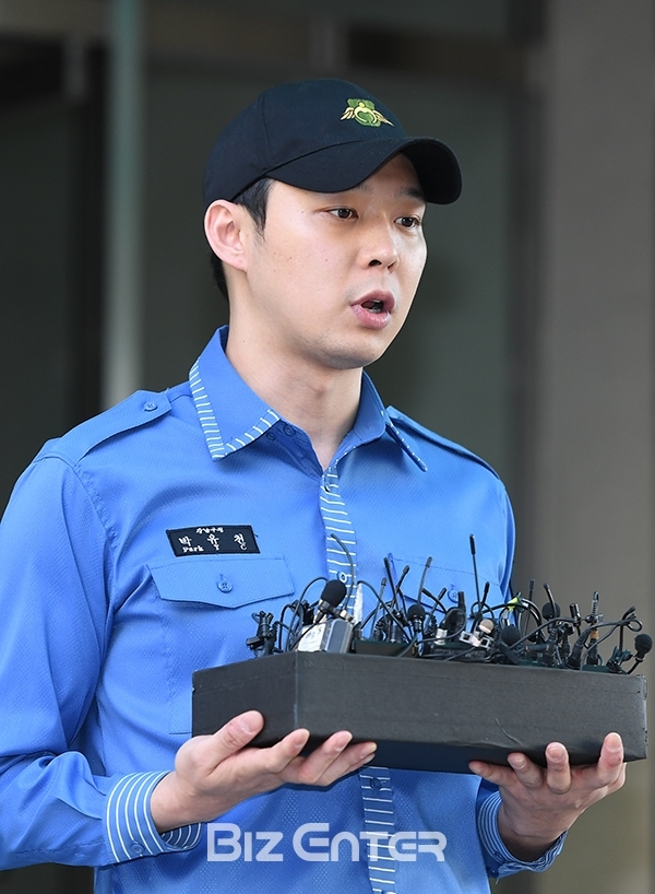 Park Yoo Chun rơi nước mắt cảm động trong ngày xuất ngũ