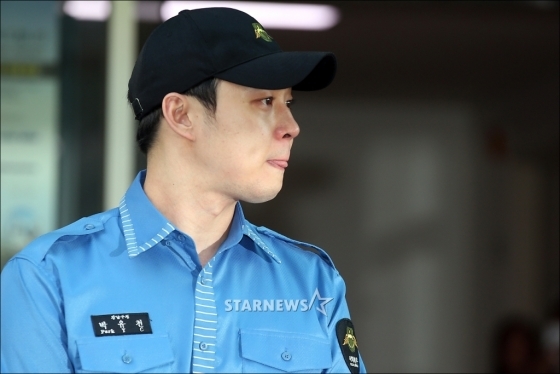 Park Yoo Chun rơi nước mắt cảm động trong ngày xuất ngũ