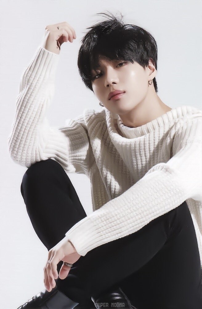 Cuộc lột xác trở thành các nam nữ thần quyến rũ của 14 gương mặt Kpop