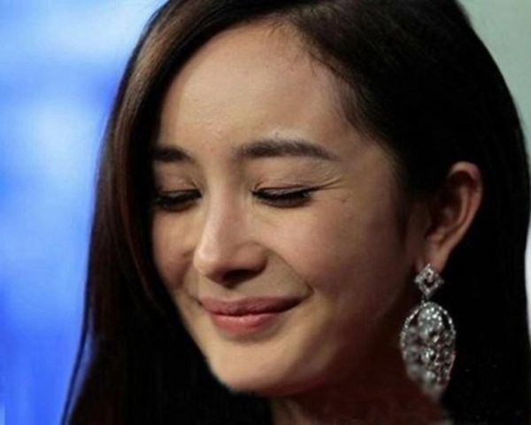 Ngã ngửa vì làn da thật của mỹ nhân Hoa ngữ dưới ống kính phóng viên