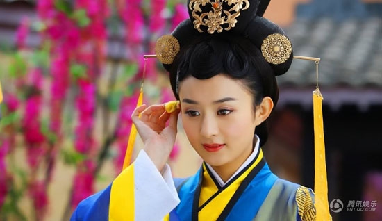 Dù là kiểu tóc nào, Triệu Lệ Dĩnh vẫn xinh đẹp và thu hút đến kỳ lạ!