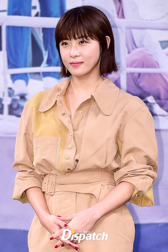 Ha Ji Won sánh đôi trai trẻ Kang Min Hyuk trong họp báo phim mới