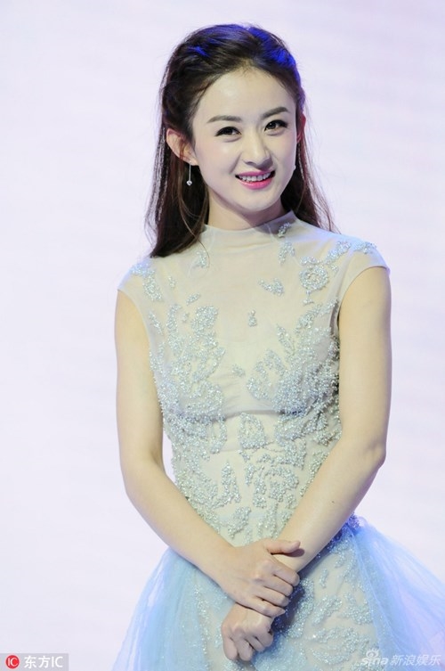 Dù là kiểu tóc nào, Triệu Lệ Dĩnh vẫn xinh đẹp và thu hút đến kỳ lạ!