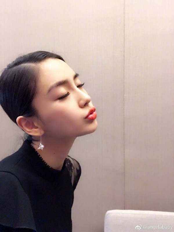 AngelaBaby nhập viện vì bị bệnh trên phim trường