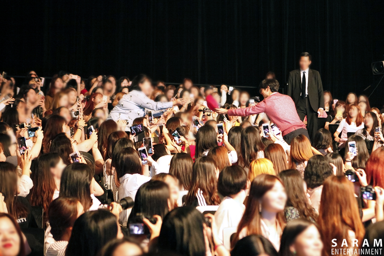 Lee Je Hoon tổ chức fanmeeting kỷ niệm 10 năm vào nghề