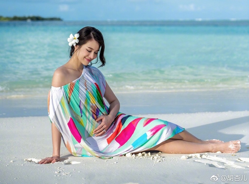 Xót xa mỹ nhân Hoa ngữ 'vác bụng bầu' đi đóng phim không nghỉ ngơi