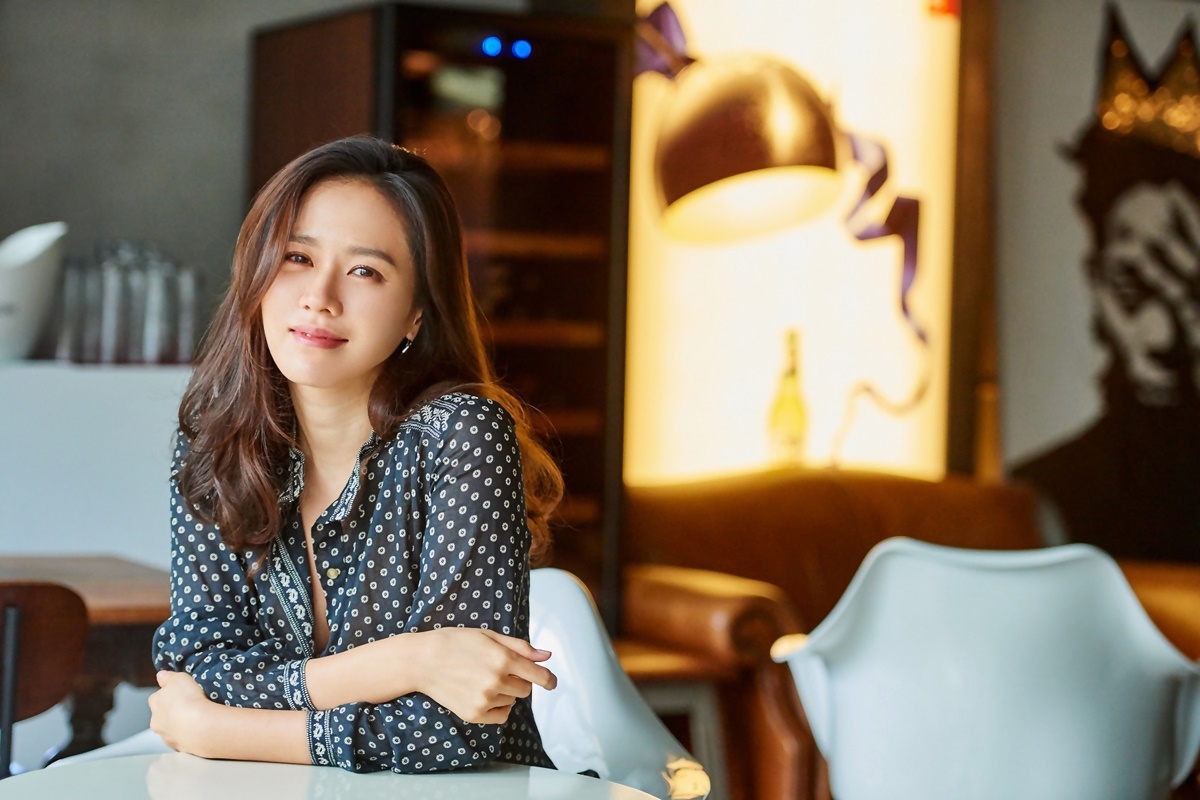 So Ji Sub tái hợp nữ thần Son Ye Jin sau 16 năm trong phim mới