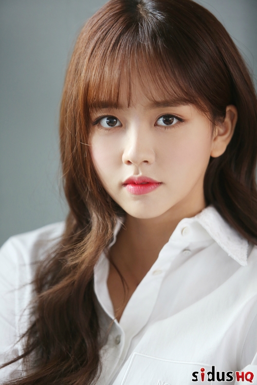 Kim So Hyun chia tay công ty quản lý cũ sau 7 năm hợp tác