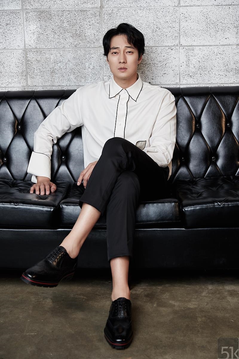 So Ji Sub tái hợp nữ thần Son Ye Jin sau 16 năm trong phim mới