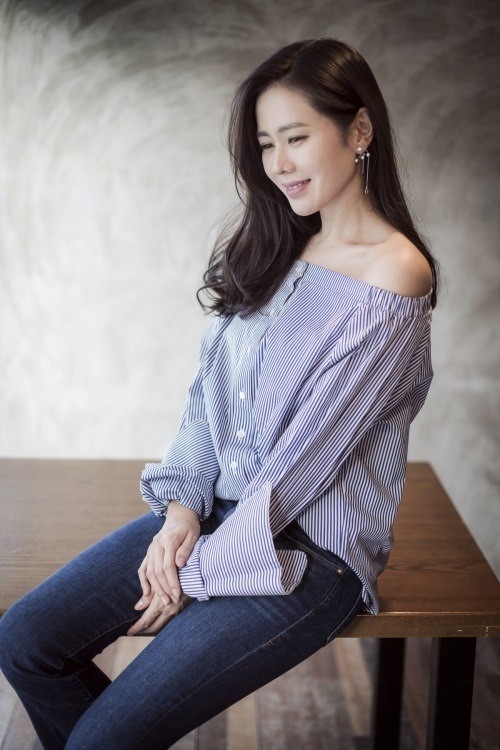 So Ji Sub tái hợp nữ thần Son Ye Jin sau 16 năm trong phim mới