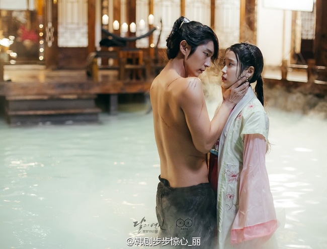 Từng ném đá tơi bời IU, giờ khán giả lại đòi Lee Jun Ki và IU tái hợp