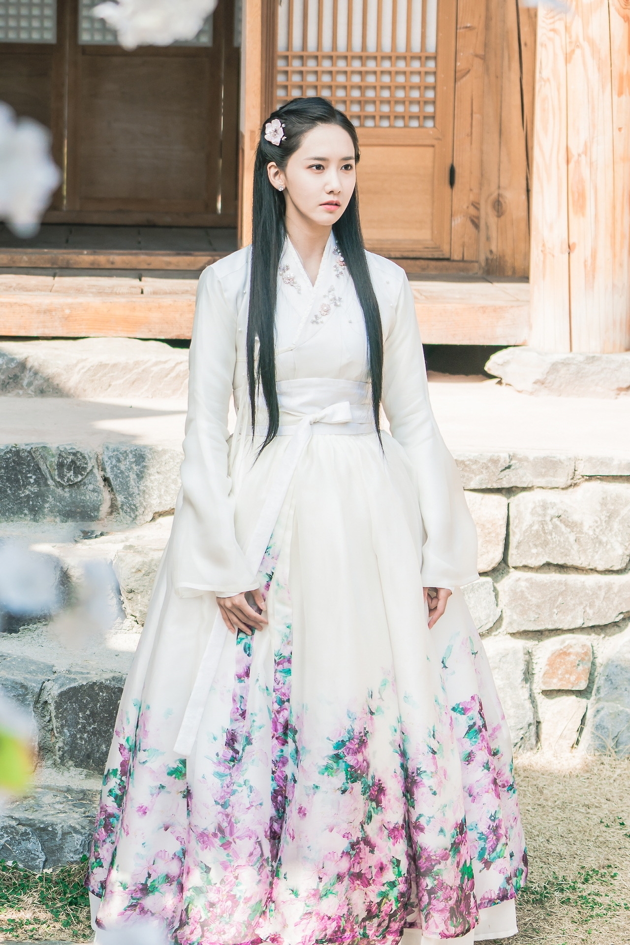 Yoona ngày càng bộc lộ phong thái nữ thần với loạt ảnh 2017