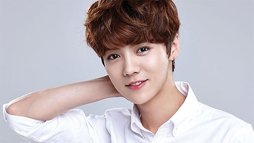 Những sao nam Hoa ngữ rời Kpop, thành danh tại quê nhà