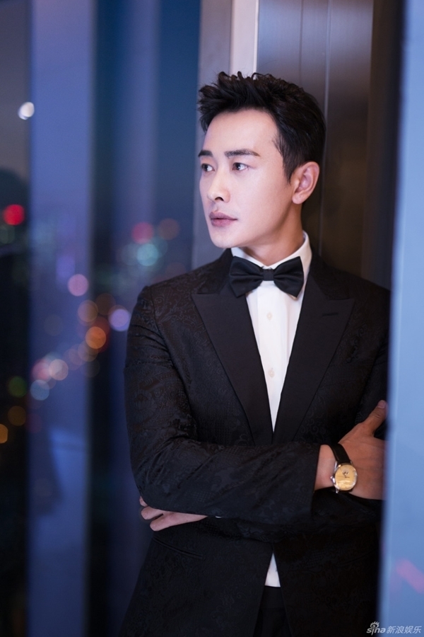 Mỹ nam Hoa ngữ thanh lịch với đồ vest: Ai là hoàng tử của lòng bạn?