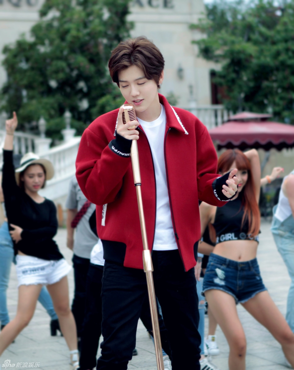 Những sao nam Hoa ngữ rời Kpop, thành danh tại quê nhà