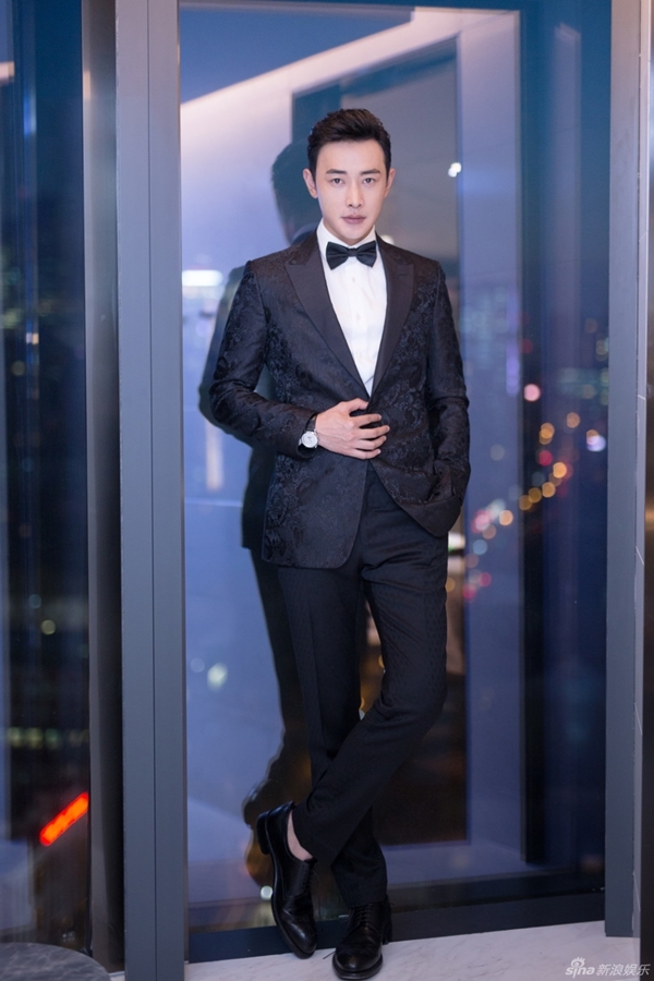 Mỹ nam Hoa ngữ thanh lịch với đồ vest: Ai là hoàng tử của lòng bạn?
