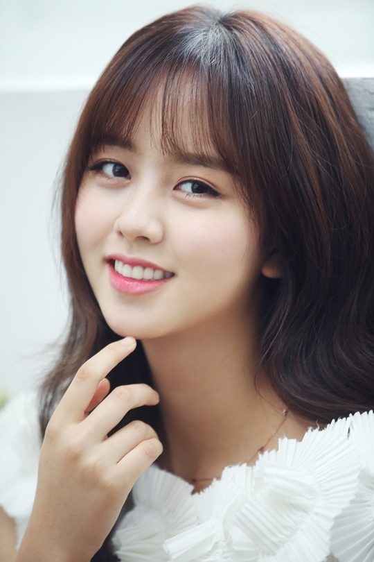 Kim So Hyun chia tay công ty quản lý cũ sau 7 năm hợp tác