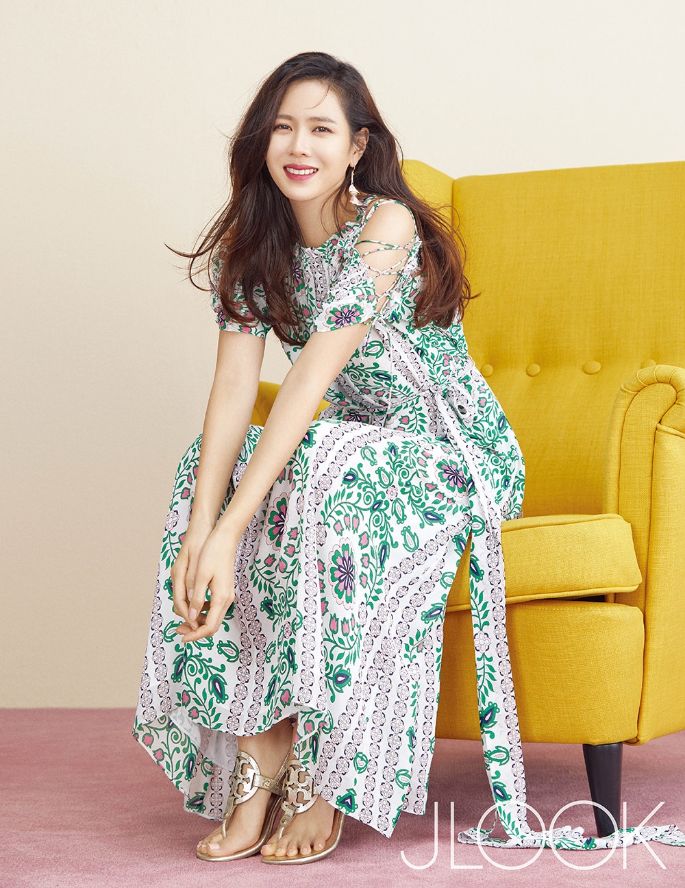 So Ji Sub tái hợp nữ thần Son Ye Jin sau 16 năm trong phim mới