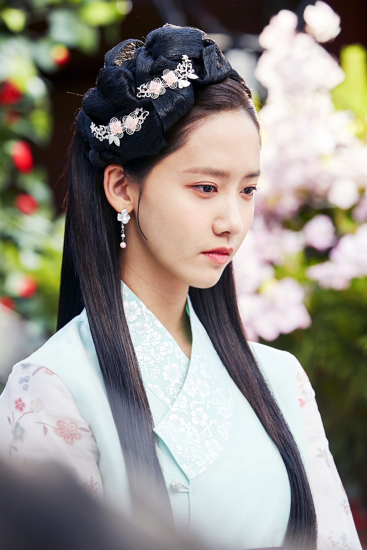 Yoona ngày càng bộc lộ phong thái nữ thần với loạt ảnh 2017