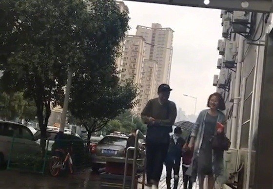 Dĩnh Nhi và Phó Tân Bác đi đăng ký kết hôn sau tin đồn mang thai