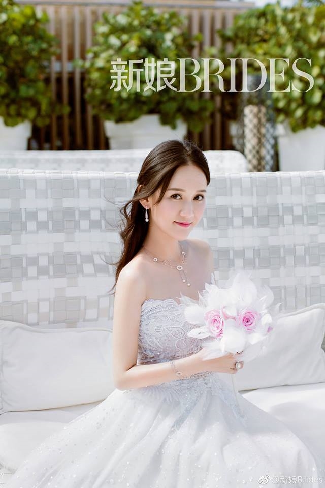 Trần Kiều Ân tiếp tục khoe ảnh cô dâu trên tạp chí Tân Nương.