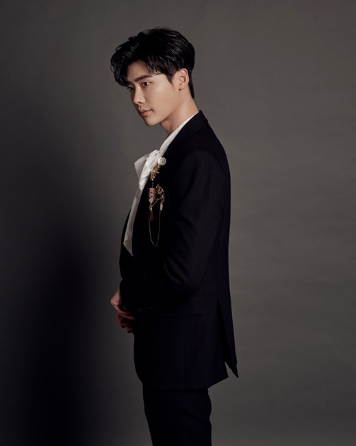 Lee Jong Suk tự tin phim mới sẽ tiếp tục thành công