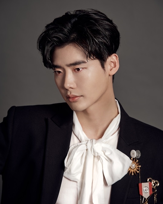 Lee Jong Suk tự tin phim mới sẽ tiếp tục thành công