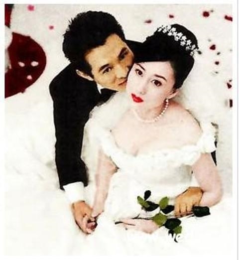Những bản hợp đồng hôn nhân tồn tại trong gia đình của sao Hoa ngữ