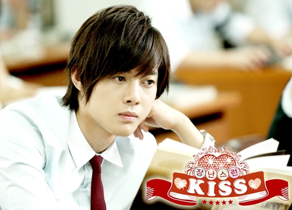 Những nam thần Kpop được khuyên không nên đóng phim